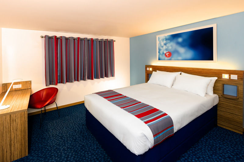 Travelodge Bristol Central Anchor Road エクステリア 写真