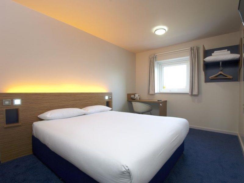 Travelodge Bristol Central Anchor Road エクステリア 写真
