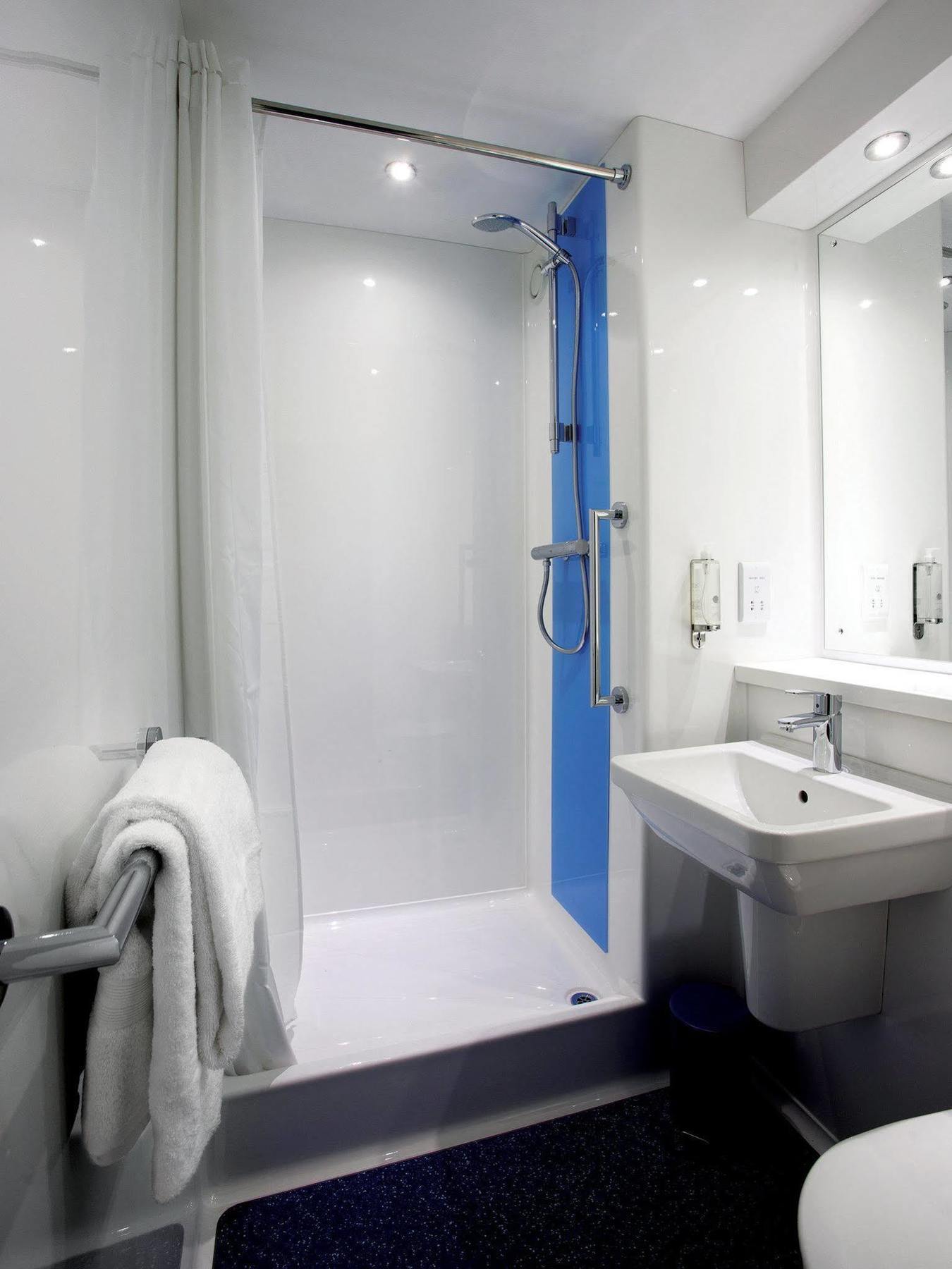 Travelodge Bristol Central Anchor Road エクステリア 写真