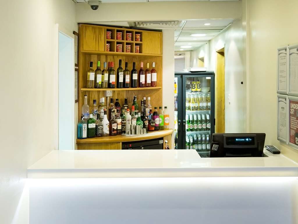 Travelodge Bristol Central Anchor Road レストラン 写真
